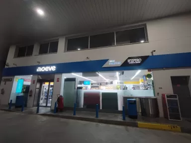 Estación de servicio Moeve, antes Cepsa