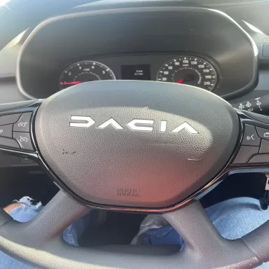 Dacia Pineda - Movento Auser