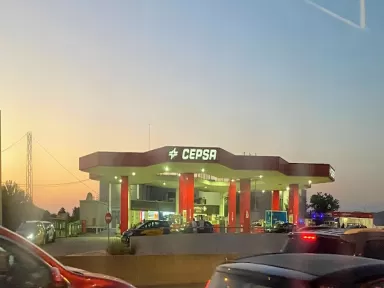 Estación de servicio Moeve, antes Cepsa