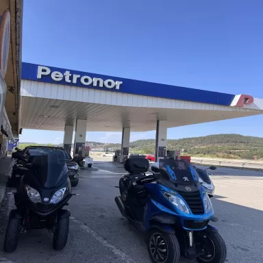 Estación de Servicio Petronor - Repsol