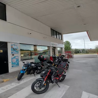 Estación de servicio Moeve, antes Cepsa
