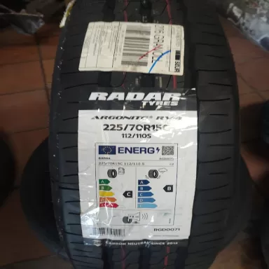 Neumáticos Low Cost La Roca, S.L.