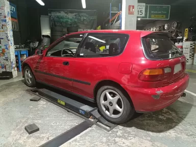 Llantas y Ruedas - Barcelona (Sede central)