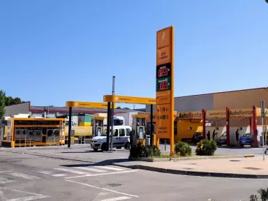 Gasolinera low cost fuel