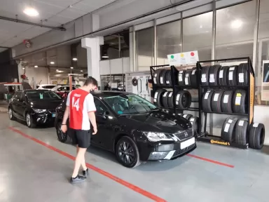 SEAT Ripollet | Maas Ondinauto