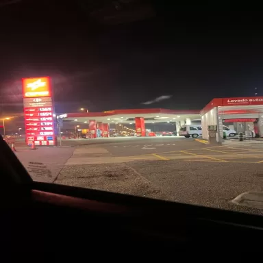 Estación de servicio Moeve, antes Cepsa