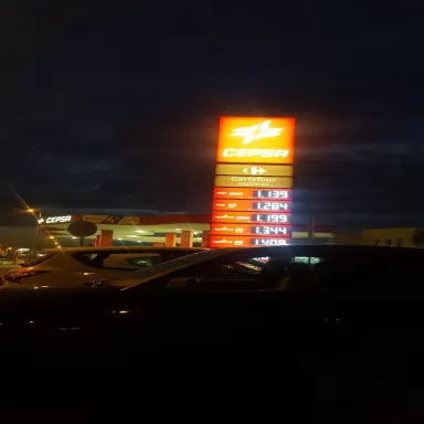 Estación de servicio Moeve, antes Cepsa