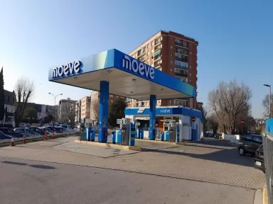 Estación de servicio Moeve, antes Cepsa