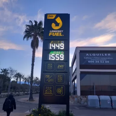 Gasolinera low cost fuel