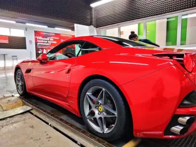 Klingo | Túnel de lavado de coches / Túnel de rentat de cotxes