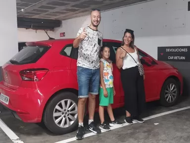 ClickRent Barcelona Aeropuerto | Alquiler de Coches y Furgonetas
