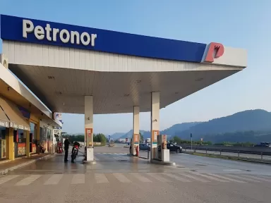 Estación de Servicio Petronor - Repsol