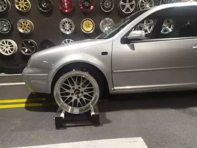 Llantas y Ruedas - Barcelona (Sede central)