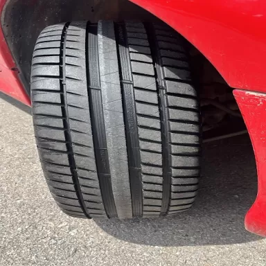 Neumáticos Low Cost La Roca, S.L.