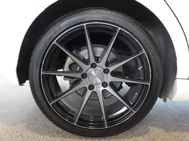 Llantas y Ruedas - Barcelona (Sede central)