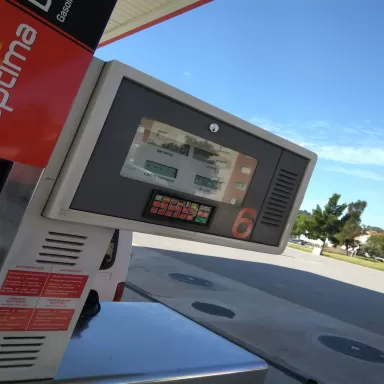 Estación de servicio Moeve, antes Cepsa