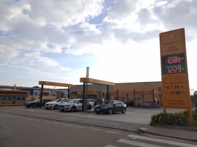 Gasolinera low cost fuel