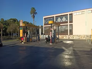 Gasolinera low cost fuel