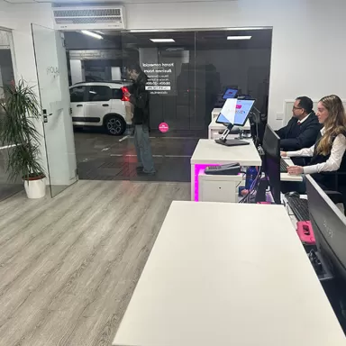 ClickRent Barcelona Aeropuerto | Alquiler de Coches y Furgonetas