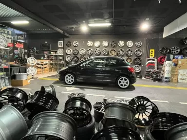 Llantas y Ruedas - Barcelona (Sede central)