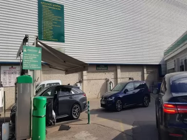 AUTOLAVADO MONTGAT, S.L. - DRIVER CENTER
