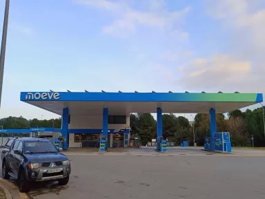 Estación de servicio Moeve, antes Cepsa