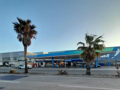 Estación de servicio Moeve, antes Cepsa