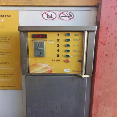 Gasolinera low cost fuel