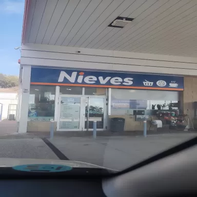 Gasolinera Nieves Sant Esteve Sesrovires