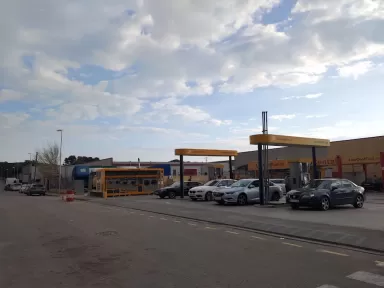 Gasolinera low cost fuel