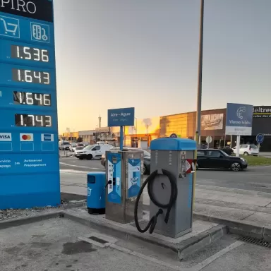 Estación de servicio Moeve, antes Cepsa