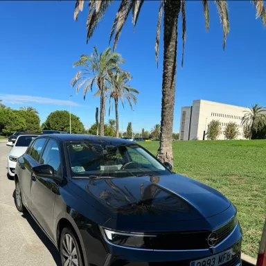 ClickRent Barcelona Aeropuerto | Alquiler de Coches y Furgonetas