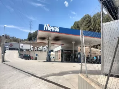 Gasolinera Nieves Sant Esteve Sesrovires