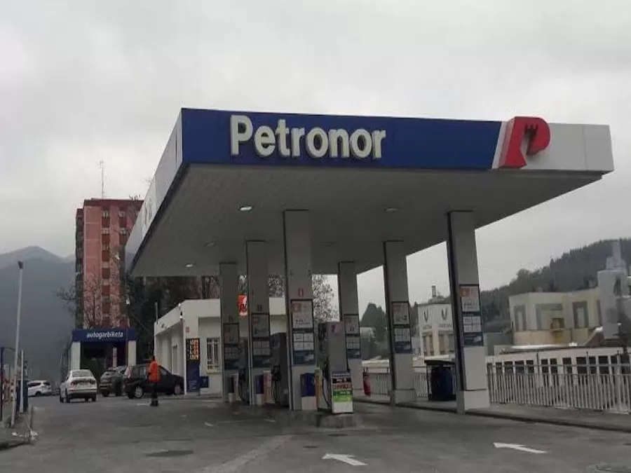 Estación de Servicio Petronor - Repsol